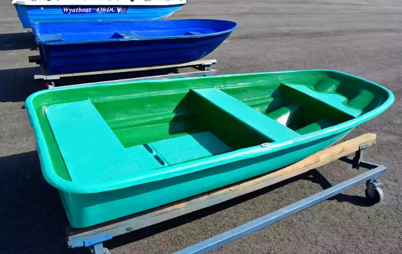 Стеклопластиковая лодка Старт (тримаран) в Тобольске