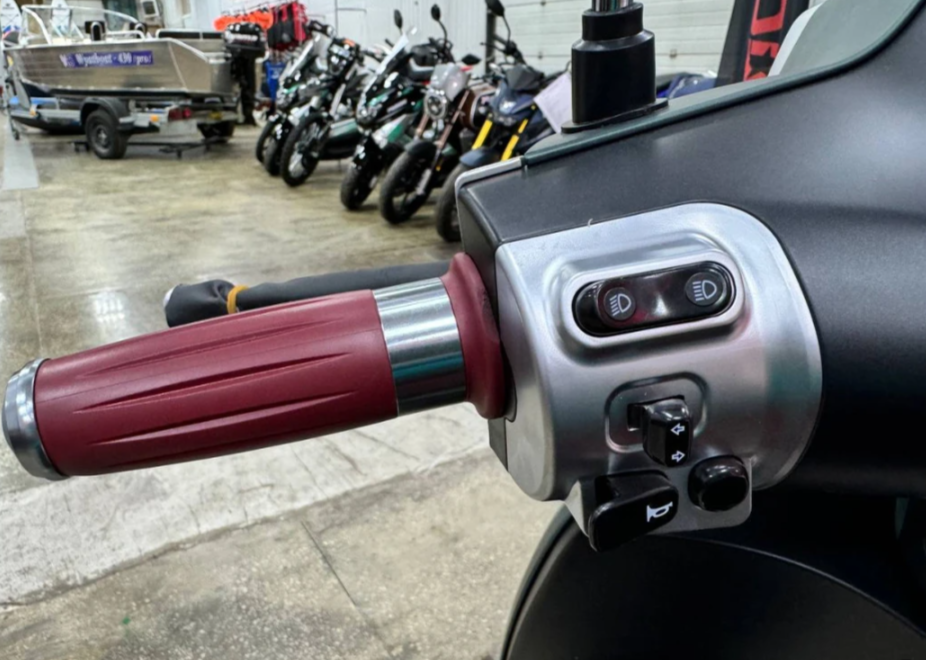 Скутер PROMAX Miami 240 (49) в Тобольске