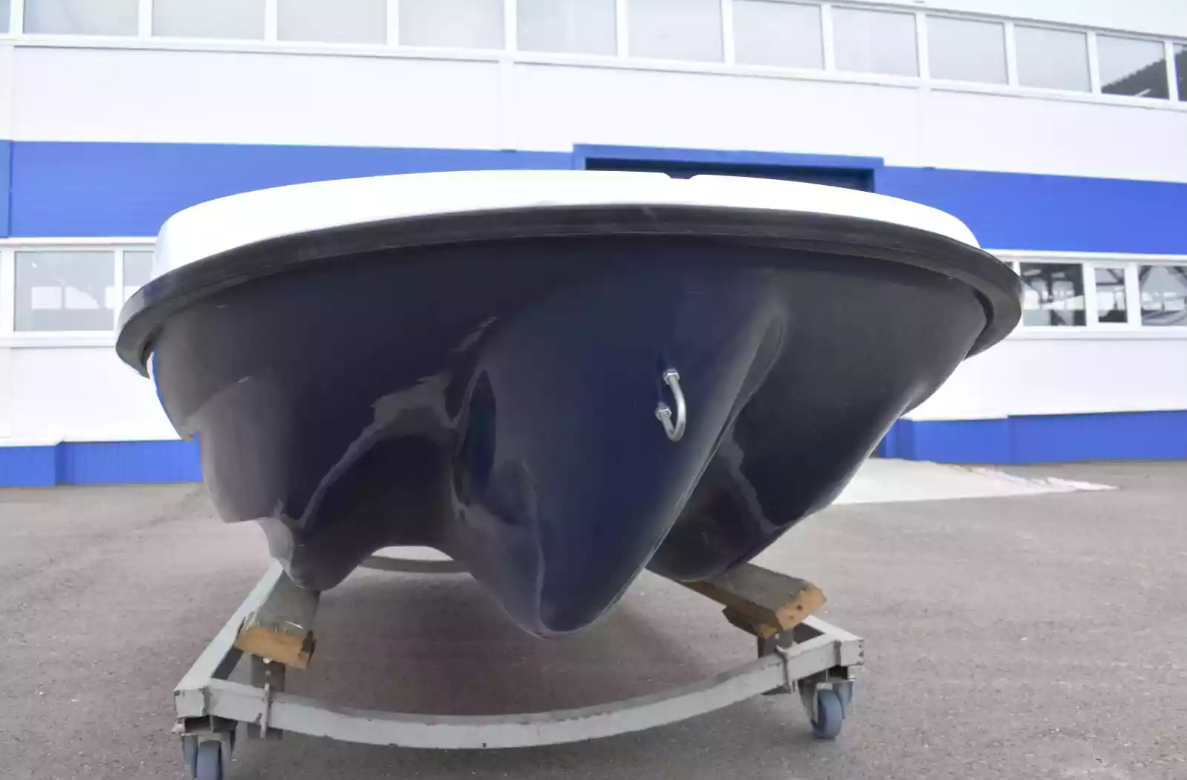 Стеклопластиковая лодка Пингвин New (тримаран) в Тобольске