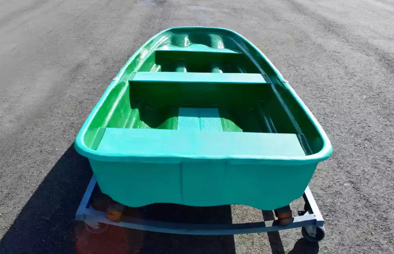 Стеклопластиковая лодка Старт (тримаран) в Тобольске