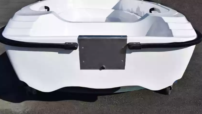 Стеклопластиковая лодка Пингвин (тримаран) в Тобольске