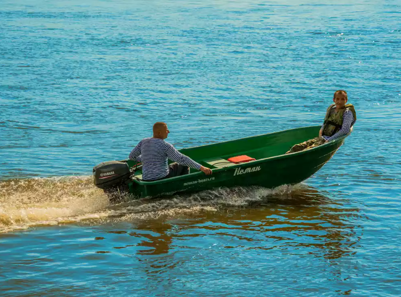 Стеклопластиковая лодка Neman-340 (тримаран) в Тобольске