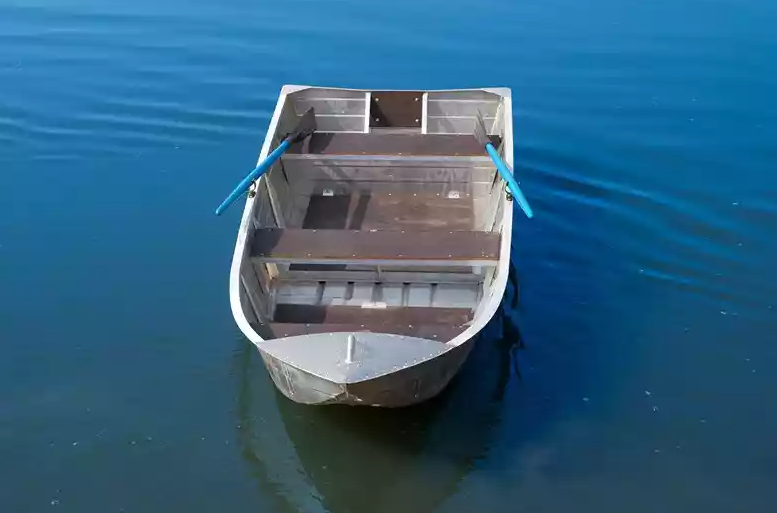 Алюминиевая лодка Вятка-Профи 32 в Тобольске