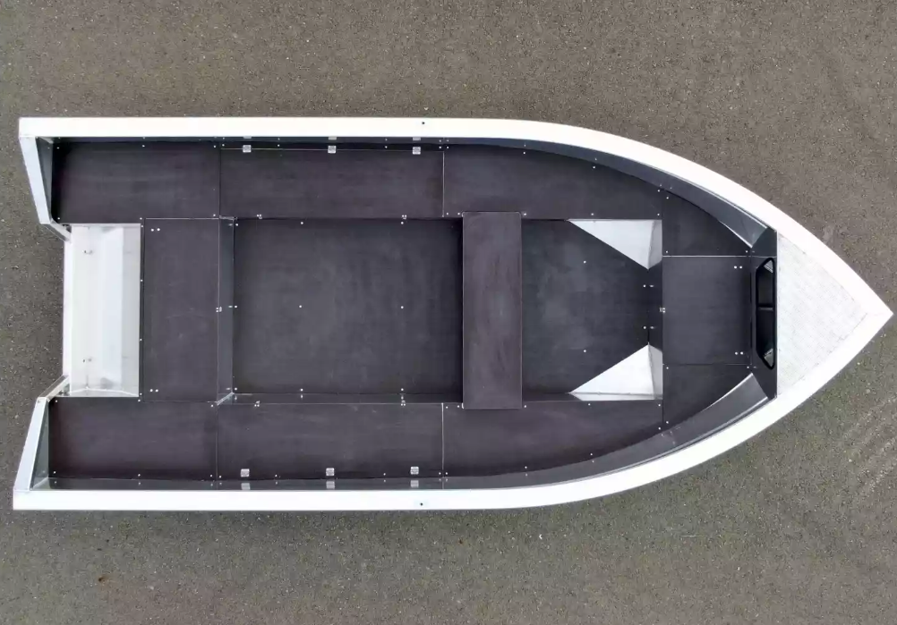 Алюминиевая лодка  Неман-420 в Тобольске