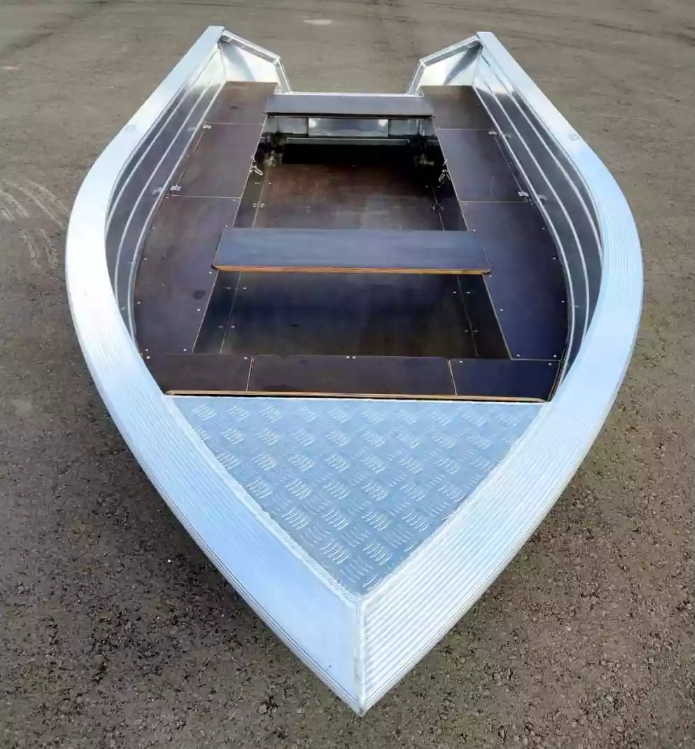 Алюминиевая лодка Неман-400 в Тобольске