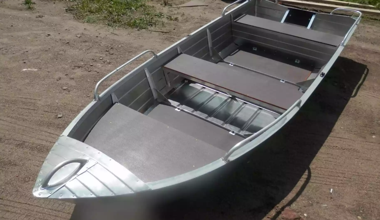 Алюминиевая лодка Вятка-Профи 32 в Тобольске