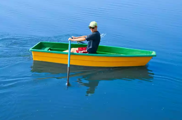Стеклопластиковая лодка Малютка в Тобольске