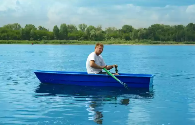 Стеклопластиковая лодка Малютка в Тобольске