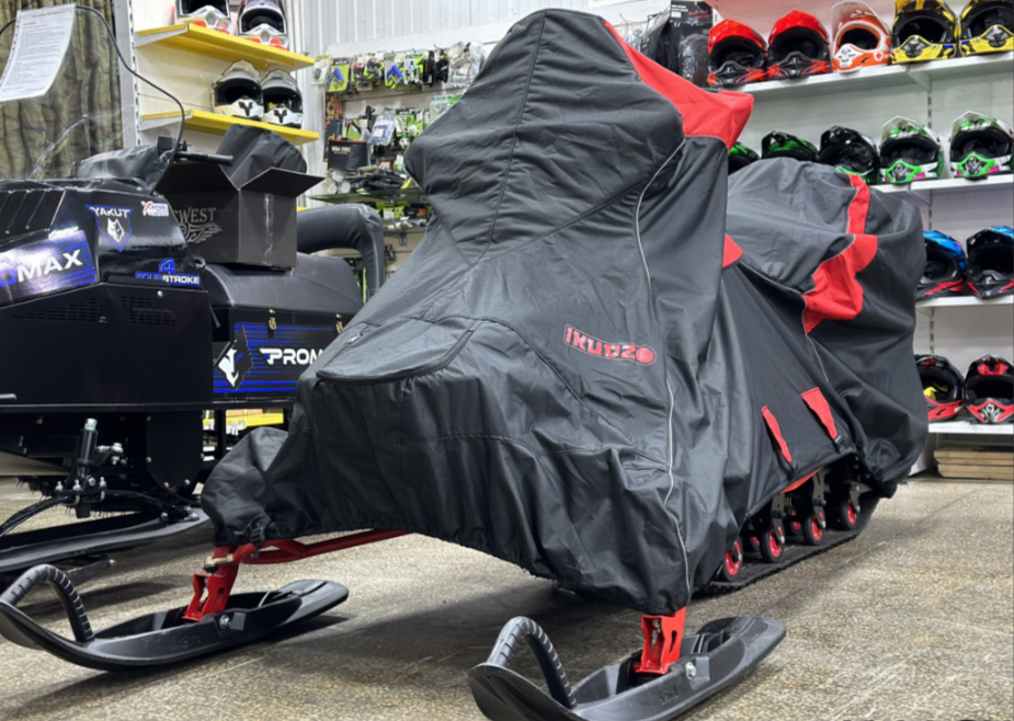 Чехол транспорт. снегохода IKUDZO HUNTER черно-красный Оксфорд ПРЕМИУМ качества с лого IKUDZO в Тобольске