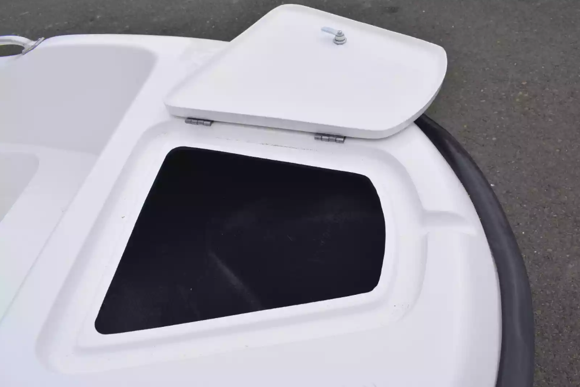 Стеклопластиковая лодка Пингвин New (тримаран) в Тобольске