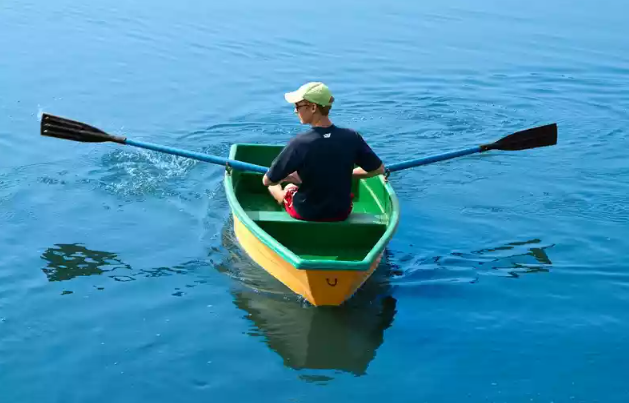 Стеклопластиковая лодка Малютка в Тобольске