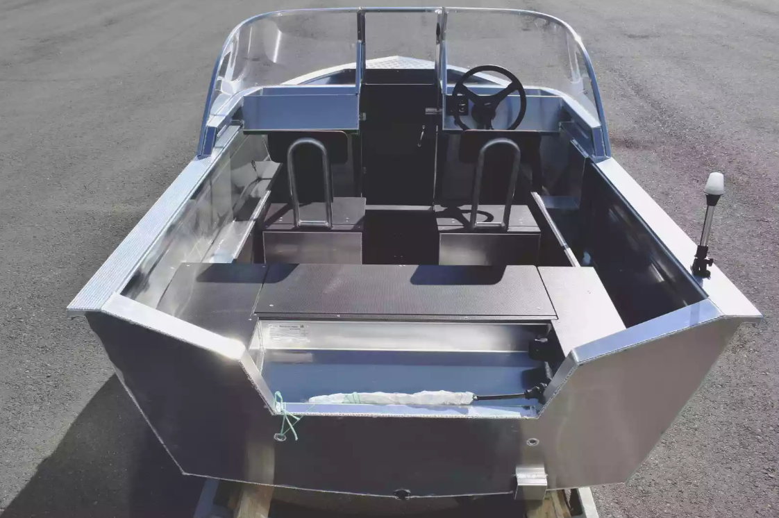 Алюминиевая лодка  Неман-400 DCM в Тобольске