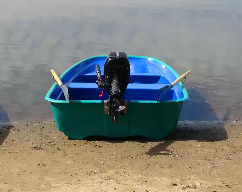 Стеклопластиковая лодка Старт (тримаран) в Тобольске