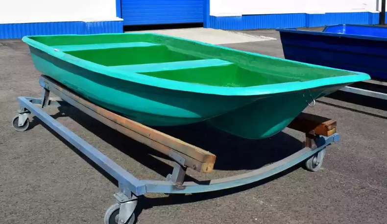 Стеклопластиковая лодка Старт (тримаран) в Тобольске