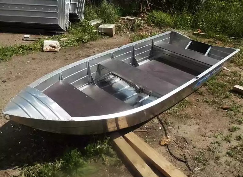 Алюминиевая лодка Вятка-Профи 37 в Тобольске