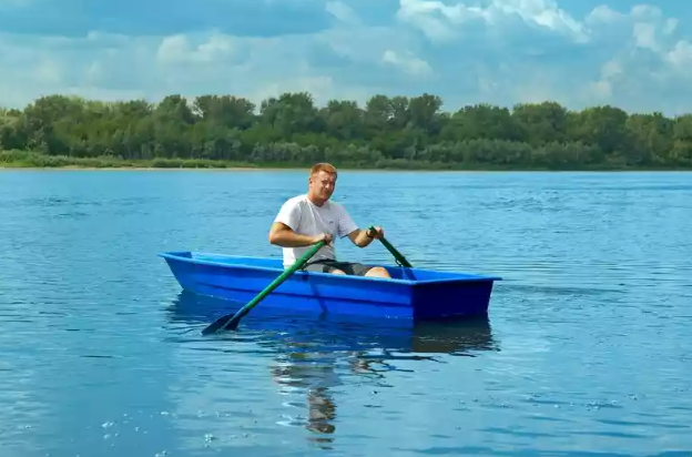 Стеклопластиковая лодка Малютка в Тобольске