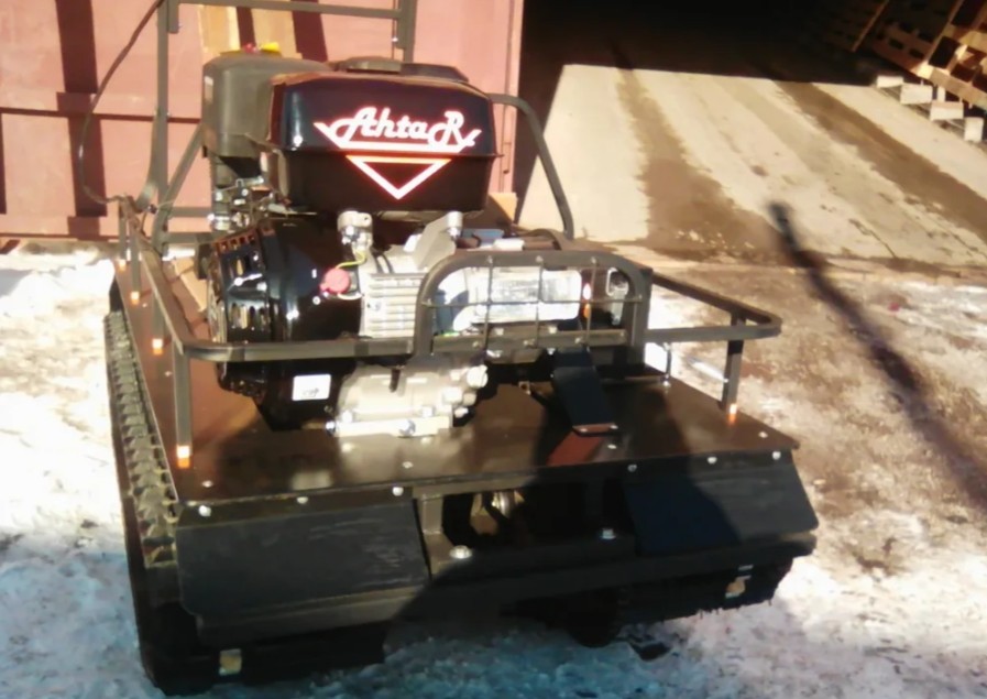 Мотобуксировщик AhtaR L 9 в Тобольске