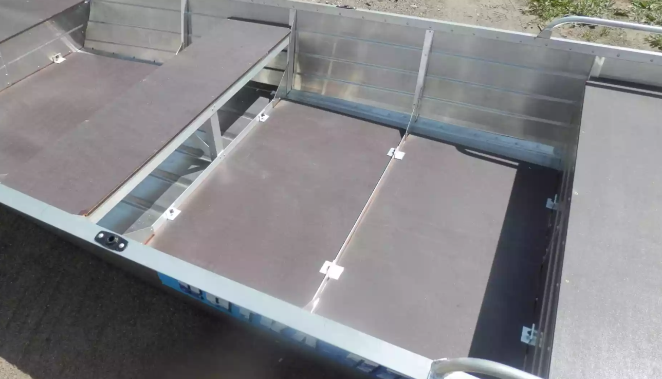 Алюминиевая лодка Вятка-Профи 32 в Тобольске