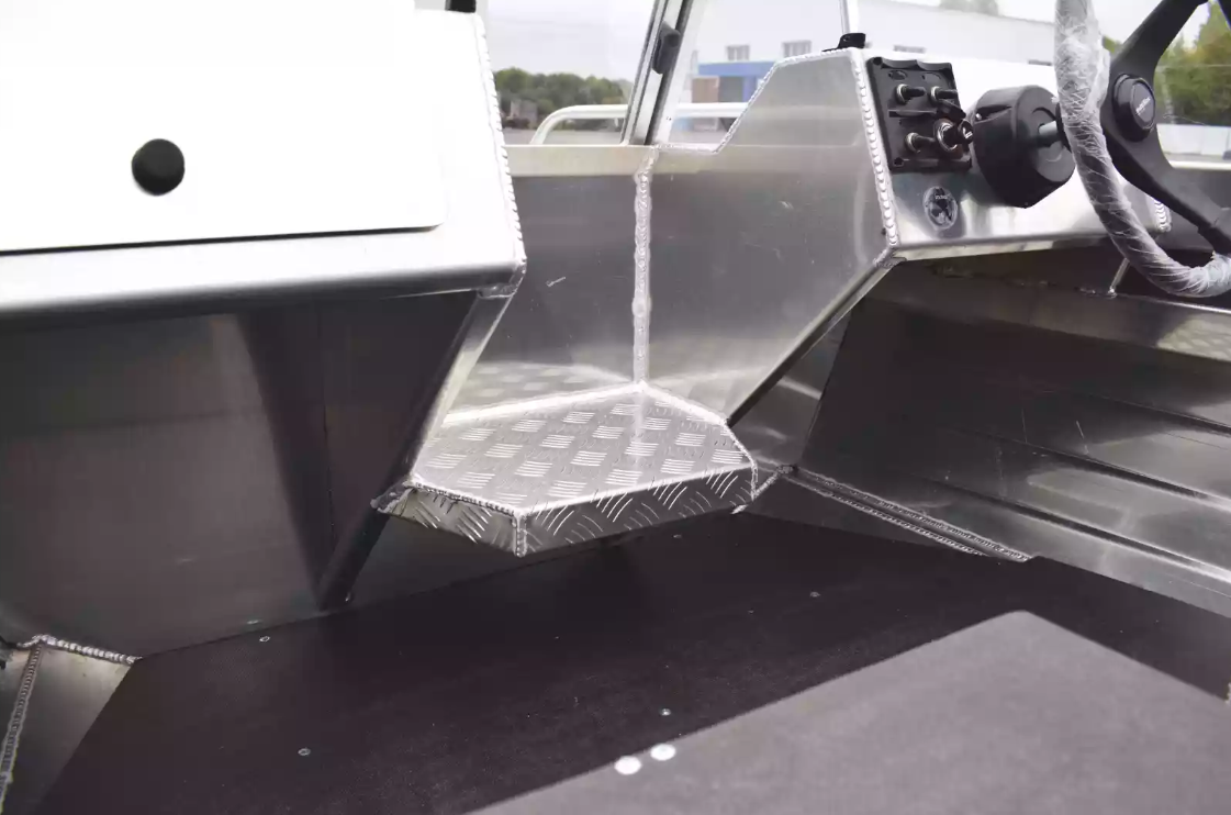 Алюминиевая лодка  Neman-400 PRO в Тобольске