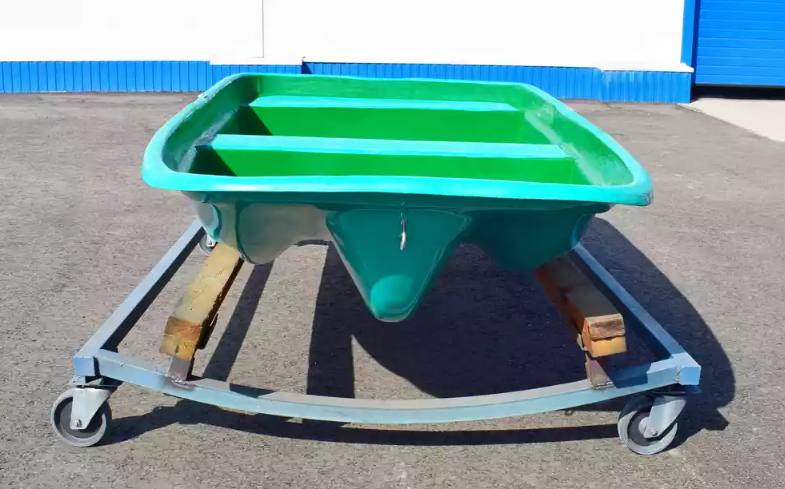 Стеклопластиковая лодка Старт (тримаран) в Тобольске