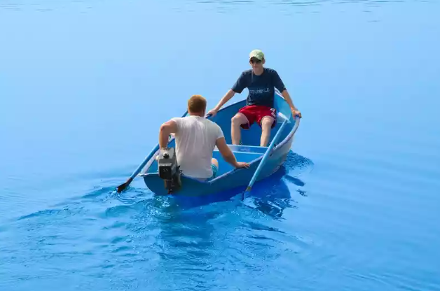 Стеклопластиковая лодка Омуль в Тобольске