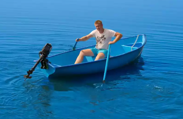 Стеклопластиковая лодка Омуль в Тобольске