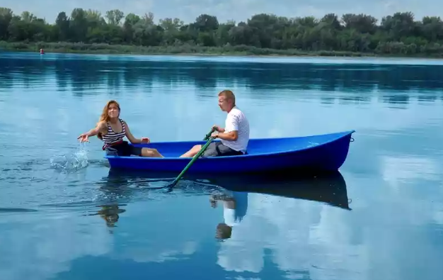 Стеклопластиковая лодка Дельфин в Тобольске