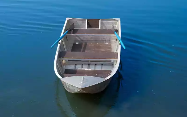 Алюминиевая лодка Вятка-Профи 37 в Тобольске