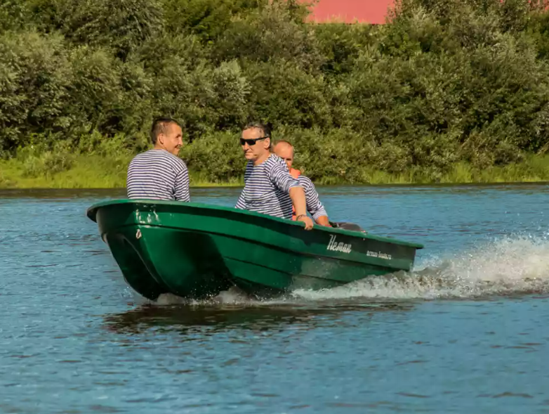 Стеклопластиковая лодка Neman-340 (тримаран) в Тобольске