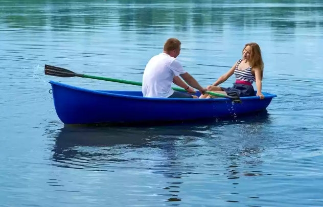 Стеклопластиковая лодка Дельфин в Тобольске