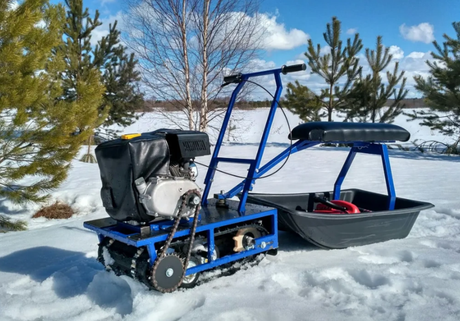 Мини-мотобуксировщик Альбатрос-М с фарой в Тобольске