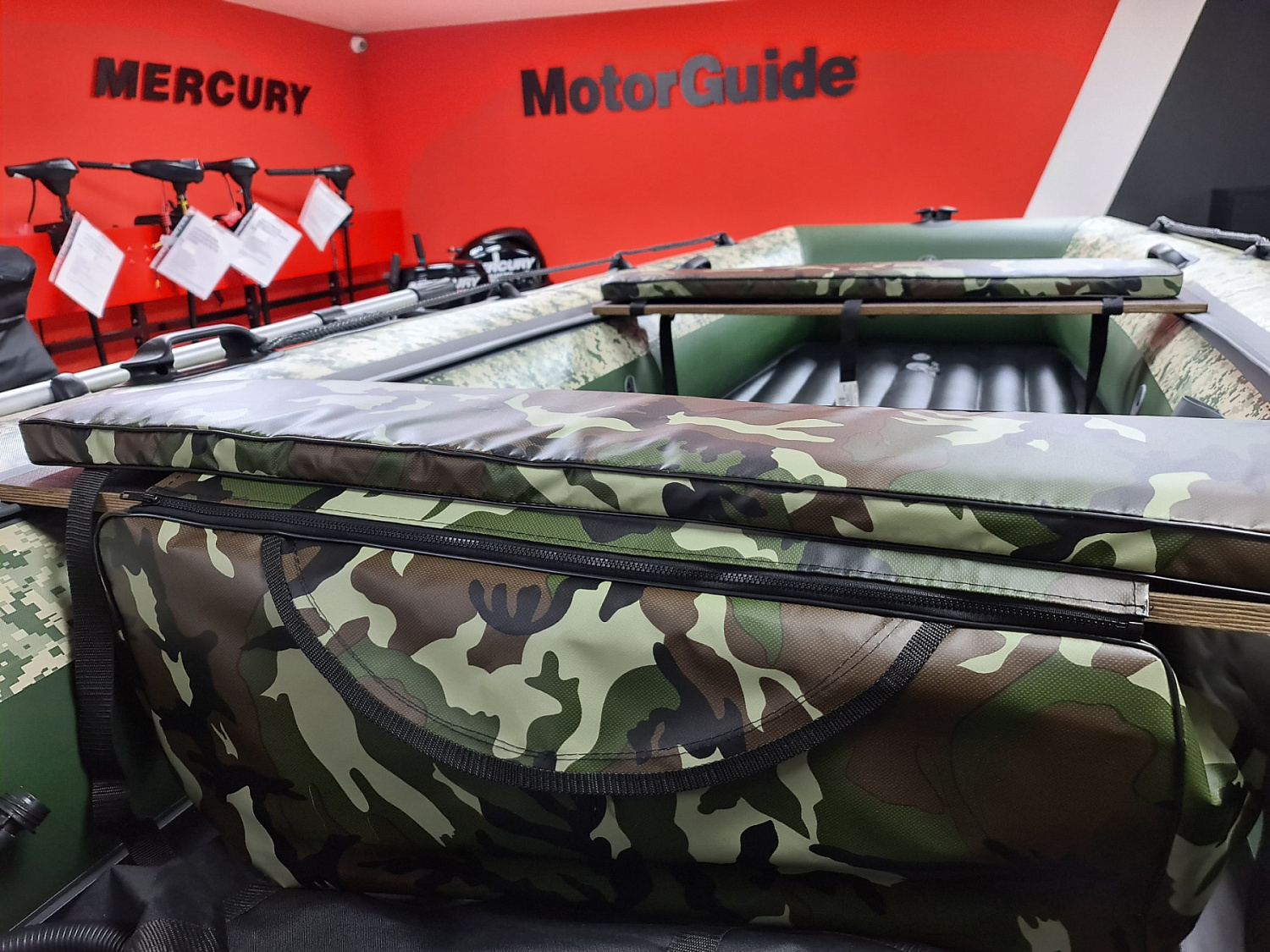 КОМПЛЕКТ МЯГКИХ НАКЛАДОК С СУМКОЙ ДЛЯ ЛОДОК 105Х20 КАМУФЛЯЖ в Тобольске