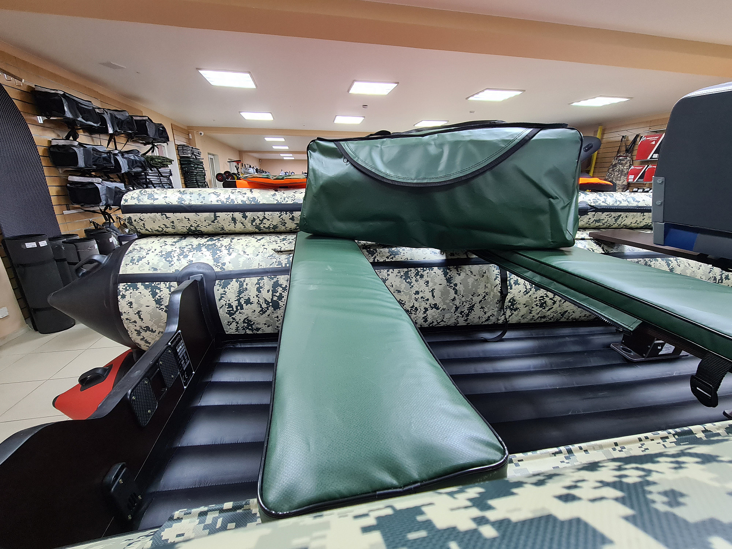 КОМПЛЕКТ МЯГКИХ НАКЛАДОК С СУМКОЙ ДЛЯ ЛОДОК 110Х20 ЗЕЛЕНЫЙ в Тобольске